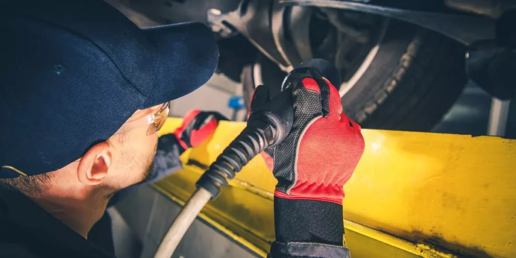 What Are the Best Tools for Performing Regular Car Maintenance? What Are the Best Tools for Performing Regular Car Maintenance?